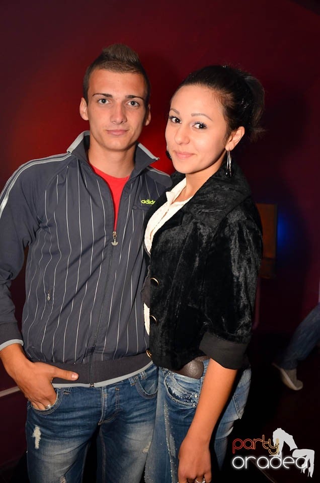 Party cu DJ Mendez în Club Atti's,