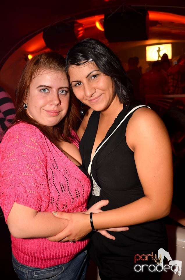 Party cu DJ Mendez în Club Atti's,