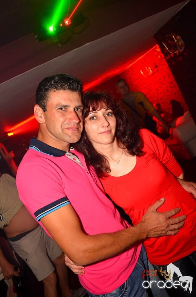 Party cu DJ Mendez în Club Atti's,