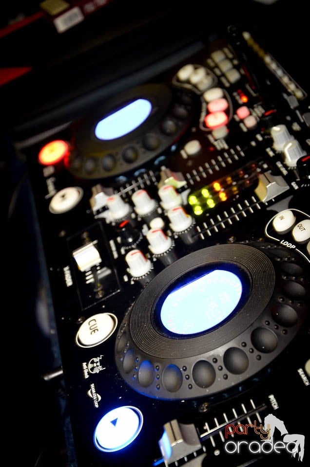 Party cu DJ Mendez în Club Atti's,