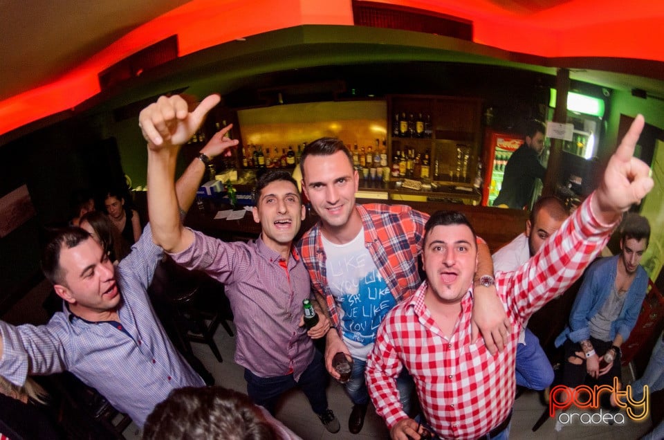 Party cu Dj Mentol, Green Pub