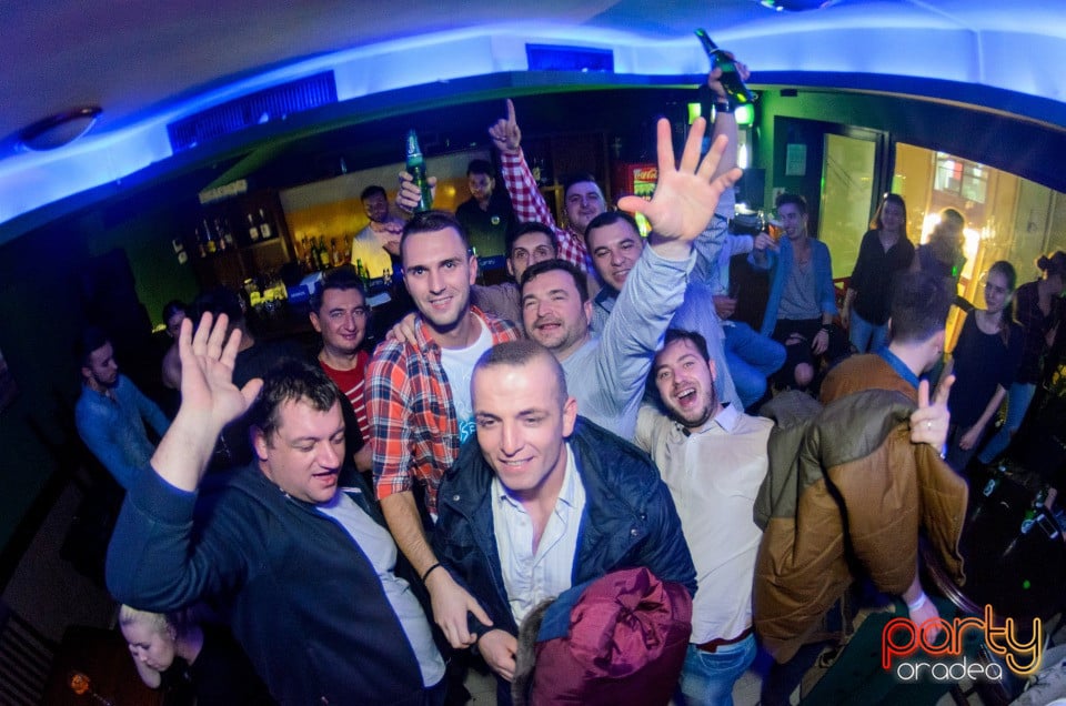 Party cu Dj Mentol, Green Pub