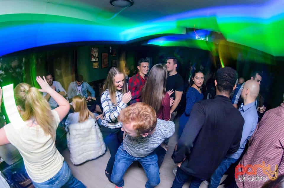 Party cu Dj Mentol, Green Pub