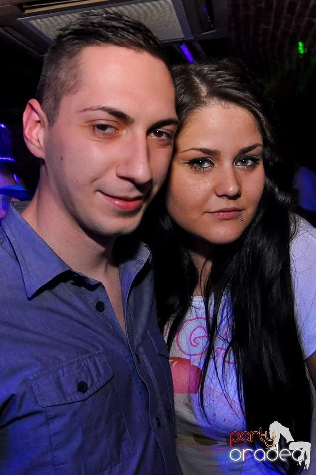 Party cu Promoţii în Club Escape,