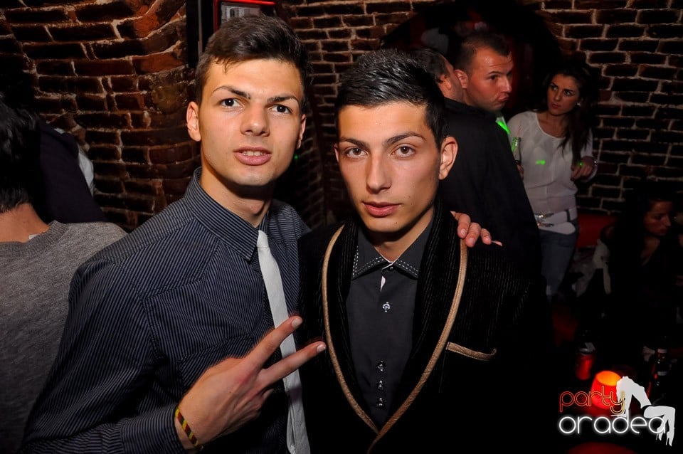 Party cu Promoţii în Club Escape,