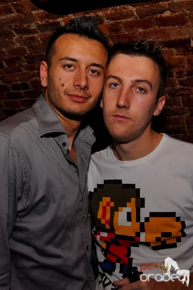 Party cu Promoţii în Club Escape,
