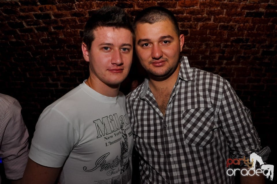 Party cu Promoţii în Club Escape,