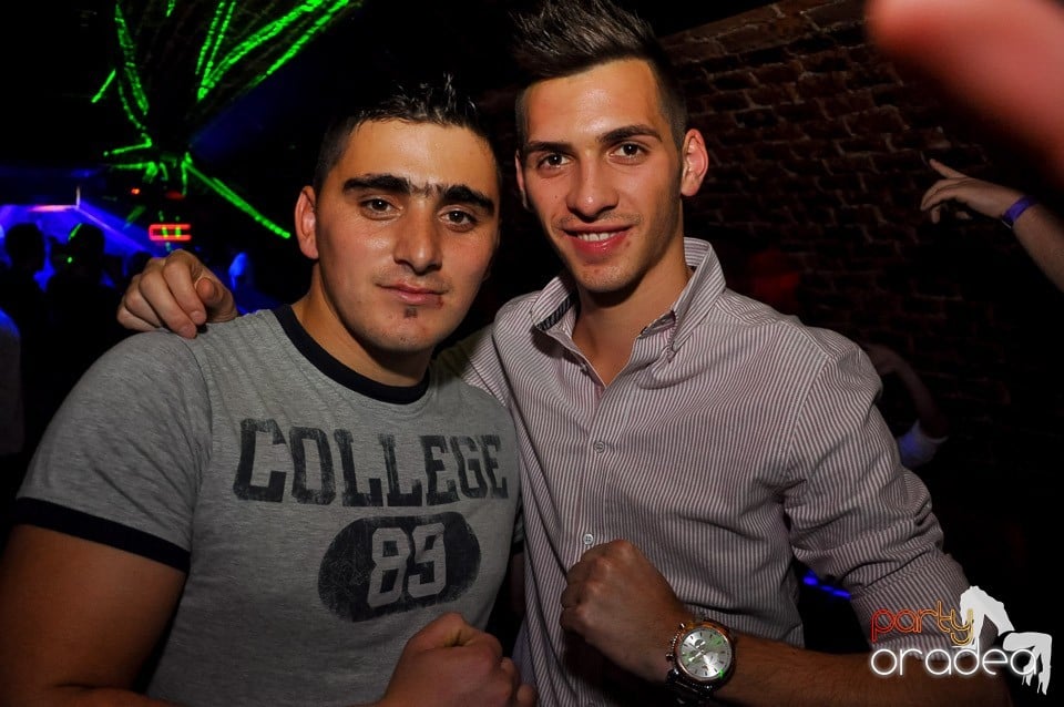 Party cu Promoţii în Club Escape,