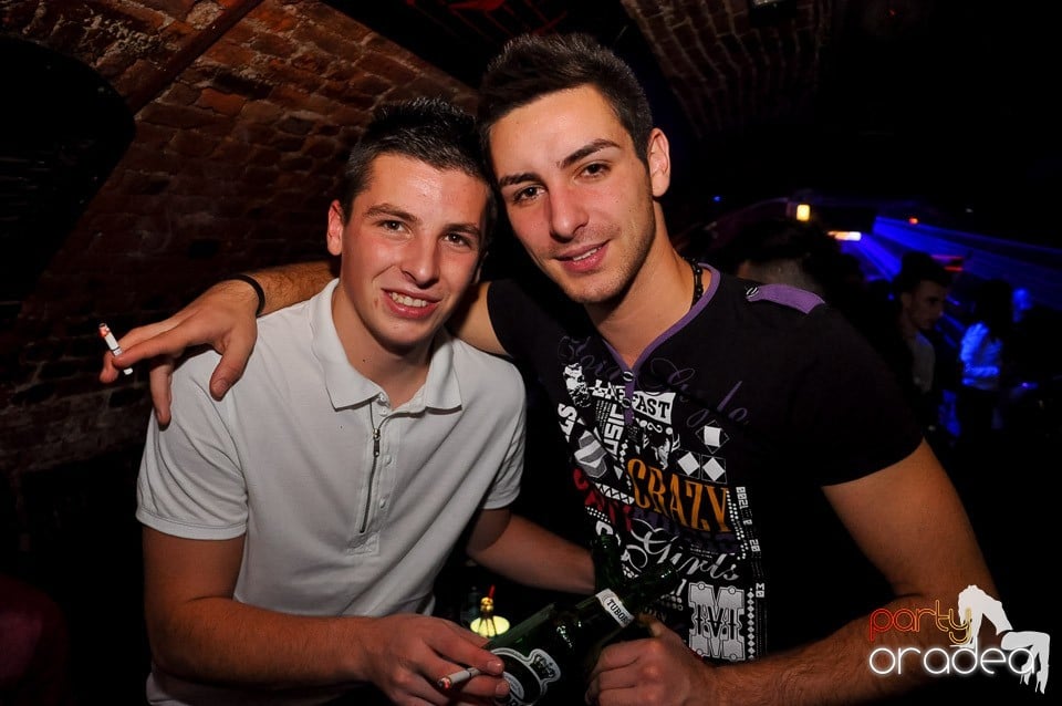 Party cu Promoţii în Club Escape,