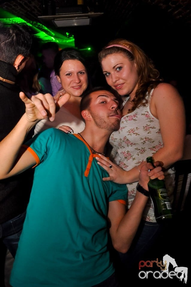 Party cu Promoţii în Club Escape,
