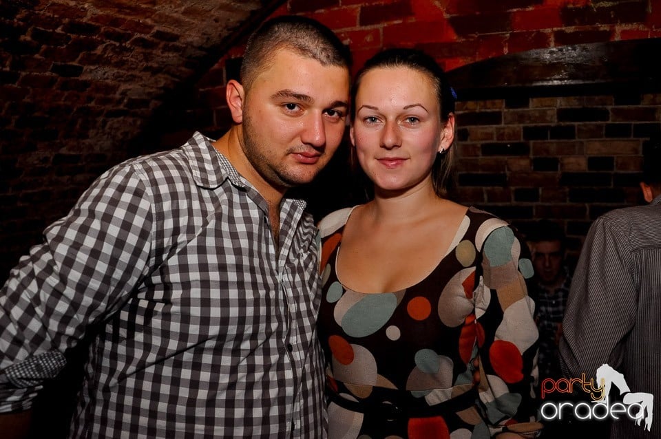 Party cu Promoţii în Club Escape,
