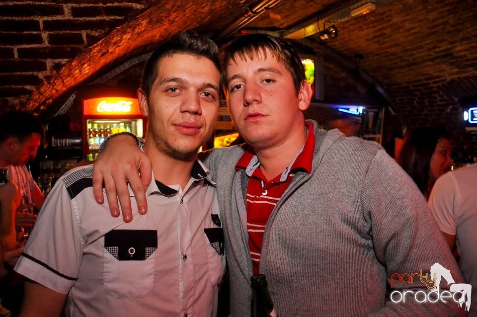 Party cu Promoţii în Club Escape,