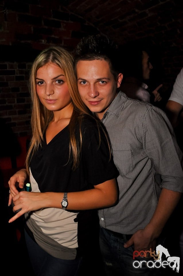 Party cu Promoţii în Club Escape,