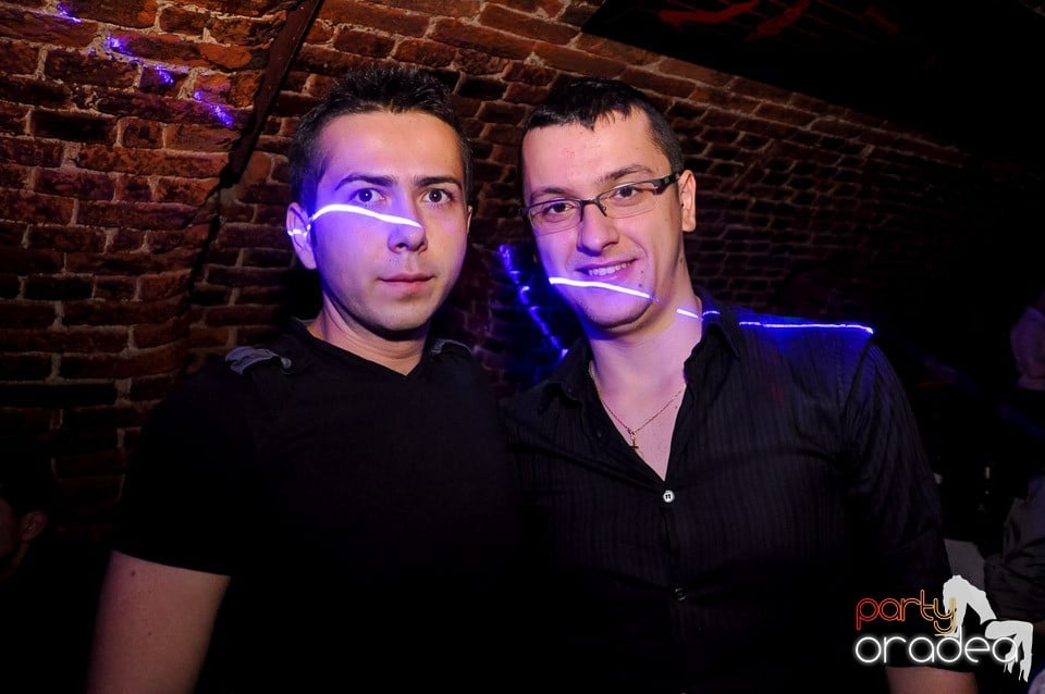 Party cu Promoţii în Club Escape,
