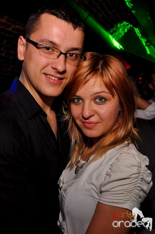 Party cu Promoţii în Club Escape,
