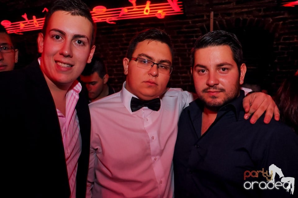 Party cu Promoţii în Club Escape,