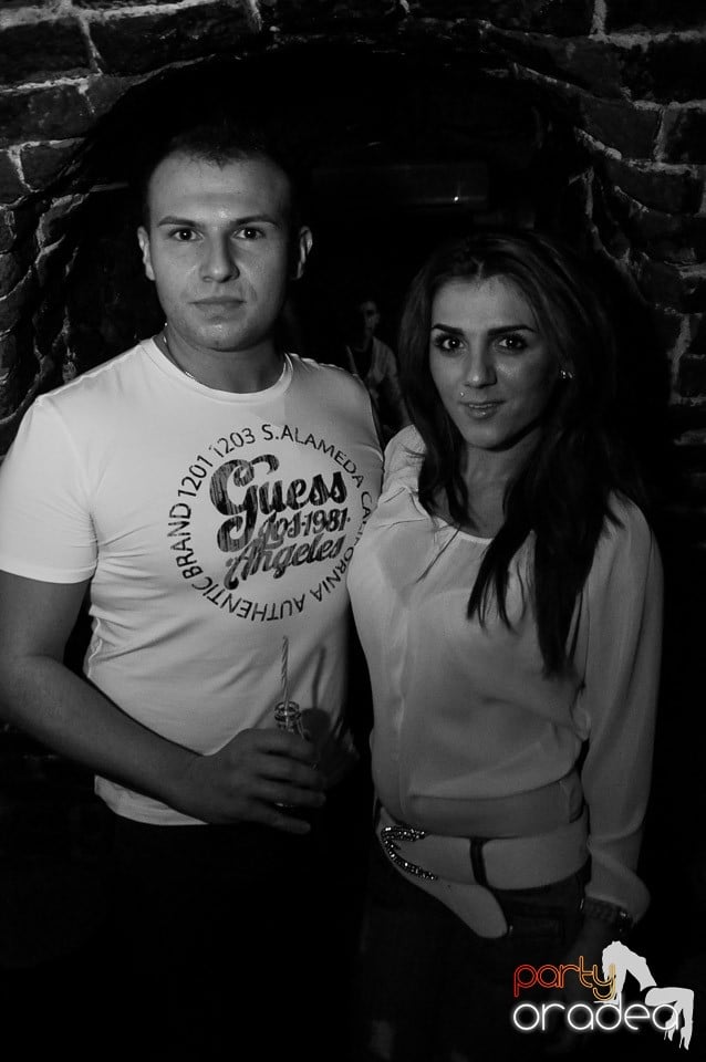 Party cu Promoţii în Club Escape,
