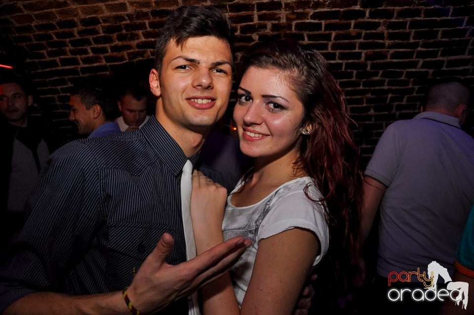 Party cu Promoţii în Club Escape, 