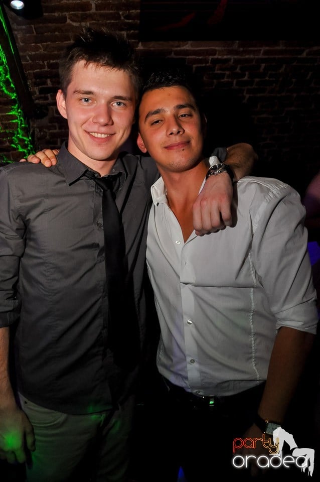 Party cu Promoţii în Club Escape,