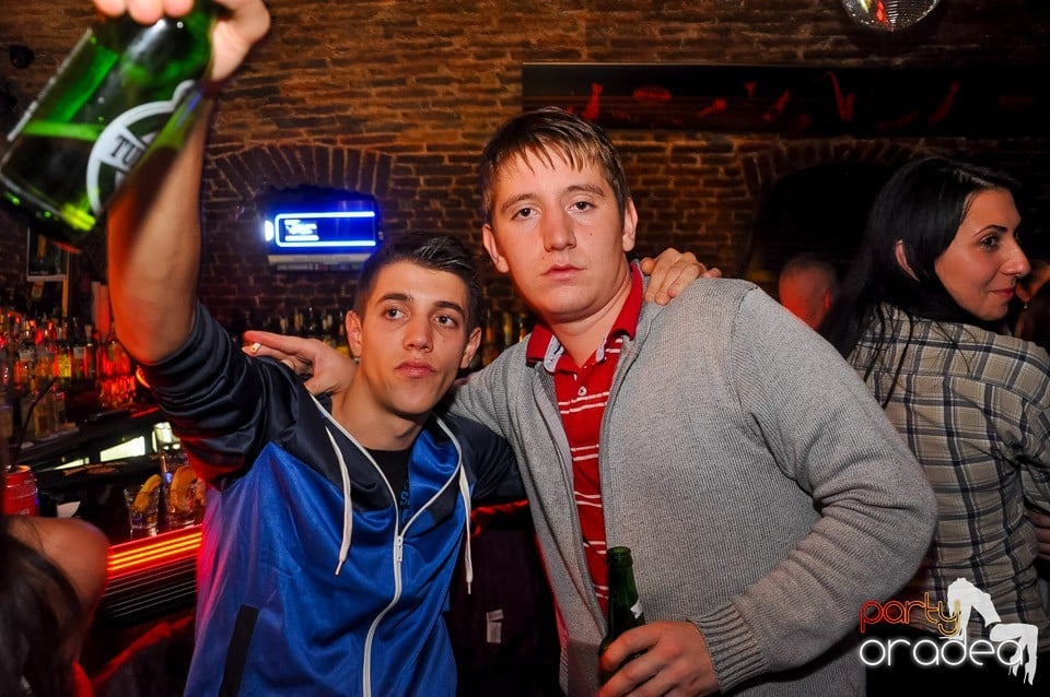 Party cu Promoţii în Club Escape,