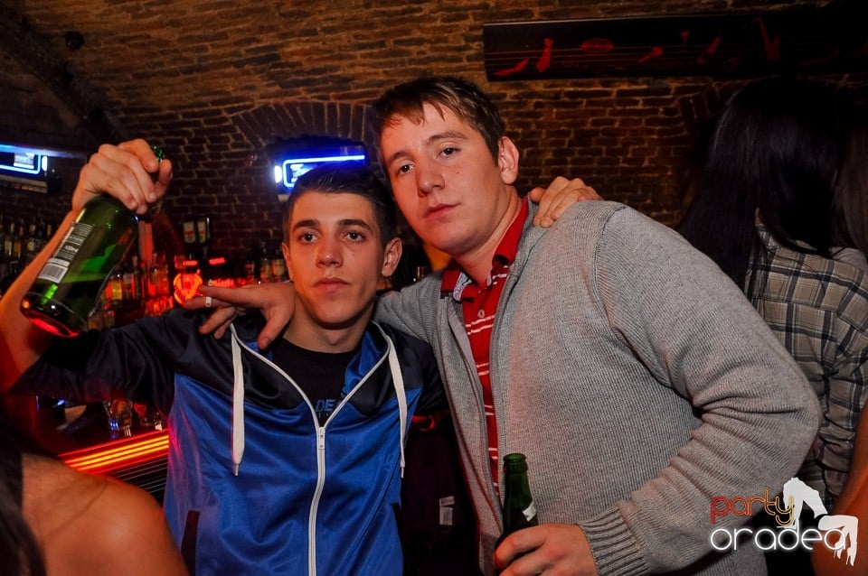 Party cu Promoţii în Club Escape,