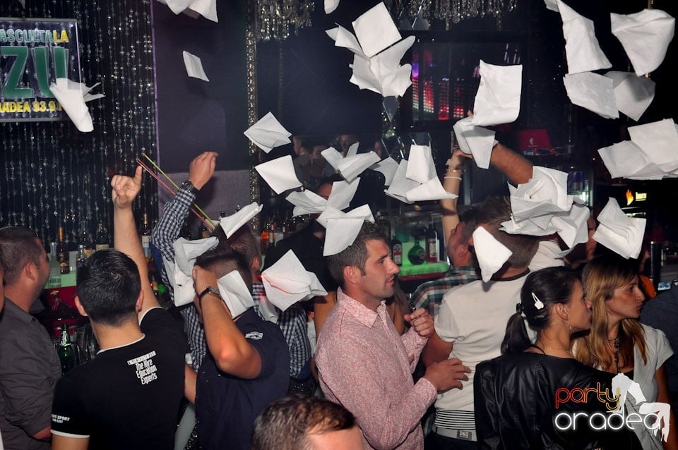 Party cu Roboman în The One, 