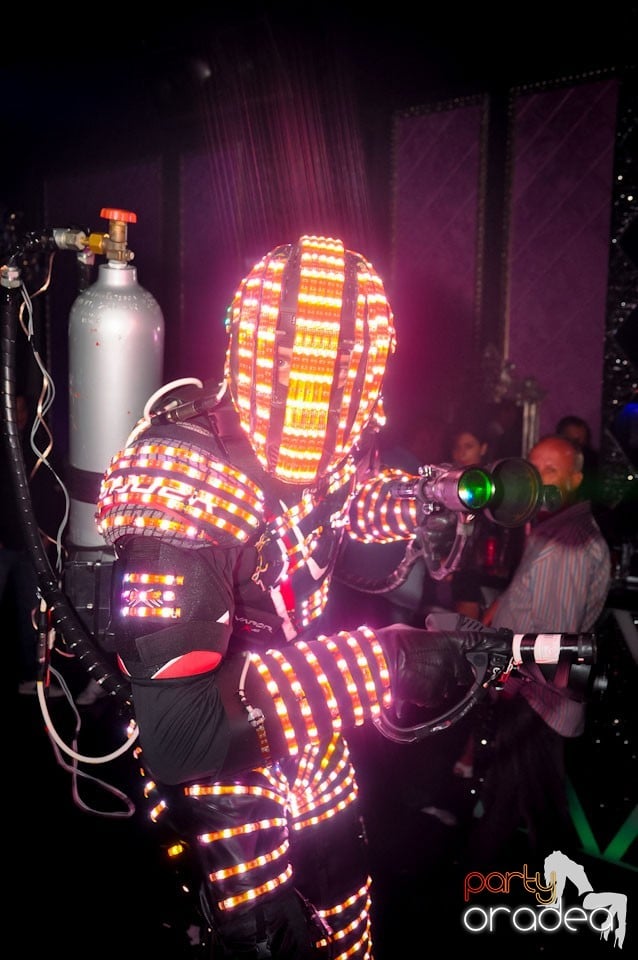 Party cu Roboman în The One, 