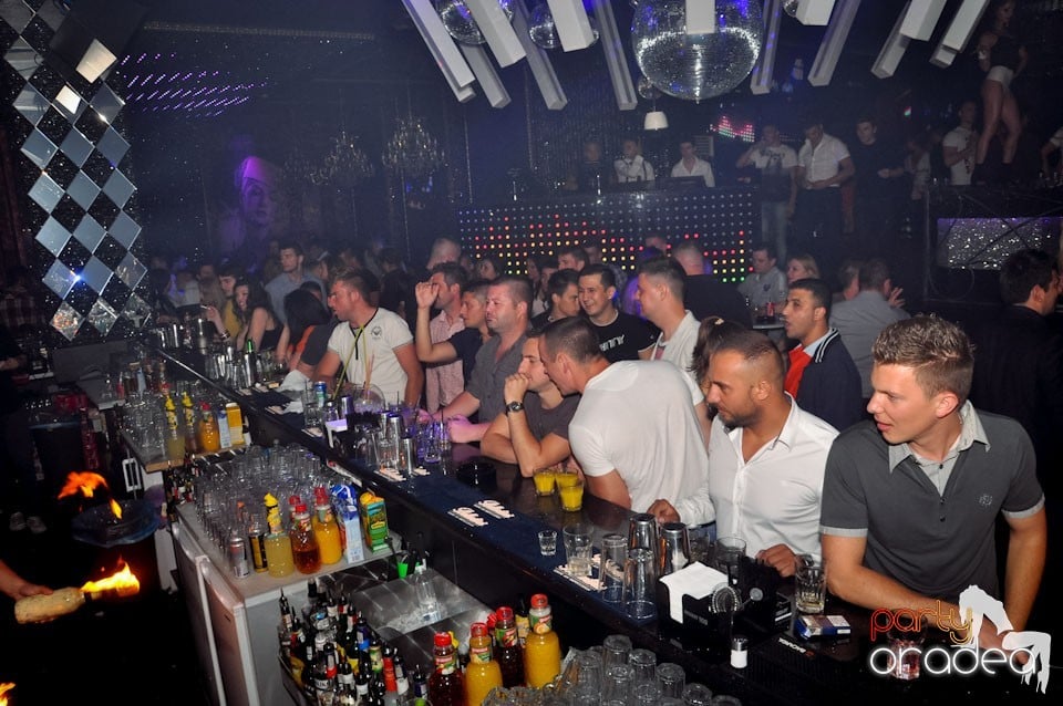 Party cu Roboman în The One,