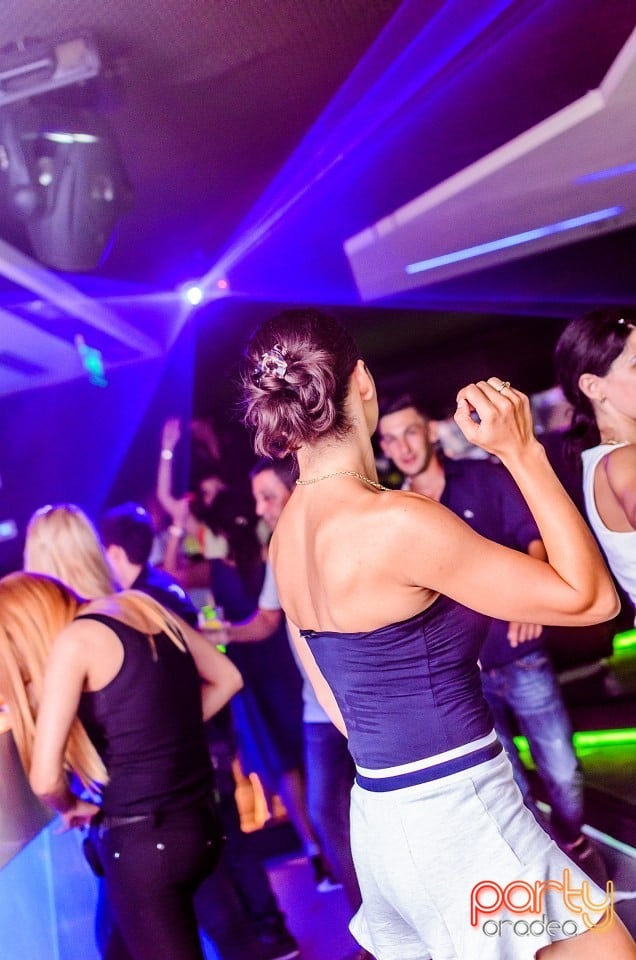 Party în Avenue, 
