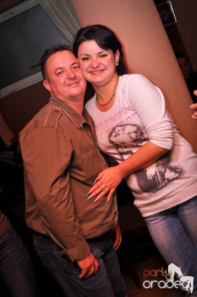 Party în Chanson Café,
