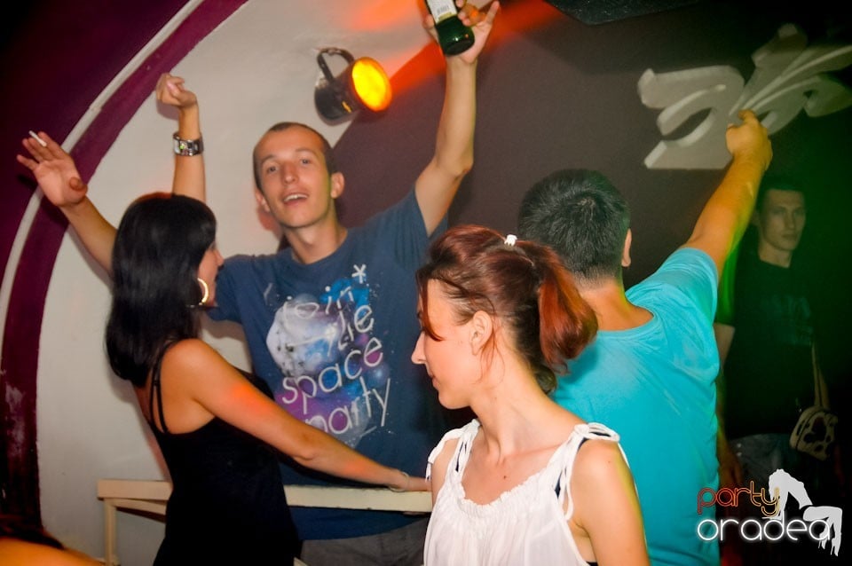 Party în Club Atti's, 