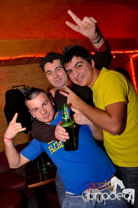 Party în Club Downtown, 