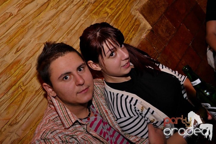 Party în Club Downtown, 