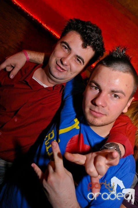 Party în Club Downtown, 