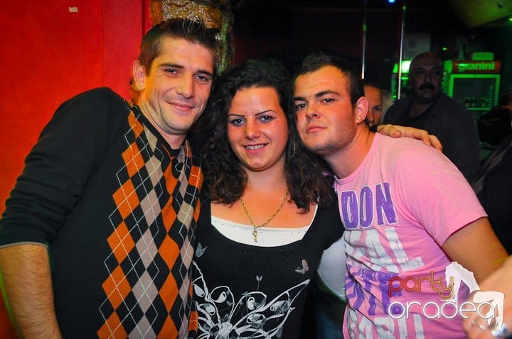 Party în Club Downtown, 