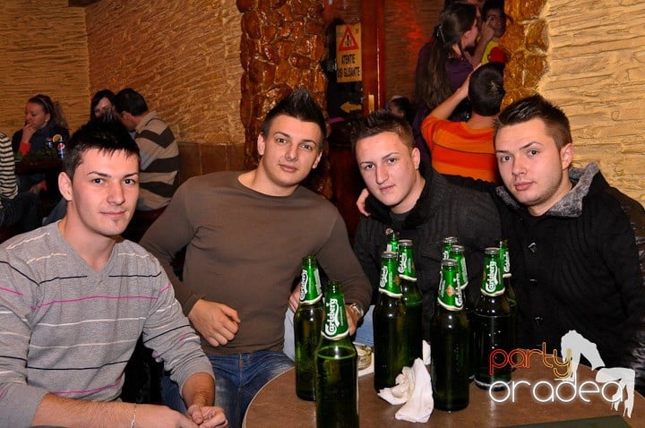 Party în Club Downtown, 