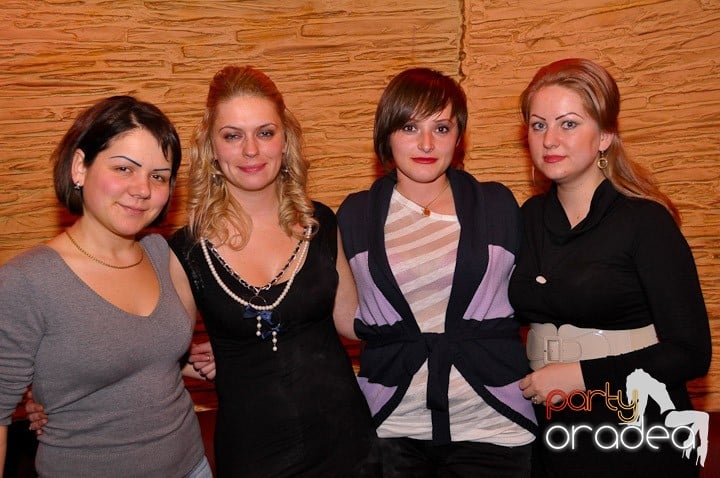 Party în Club Downtown, 