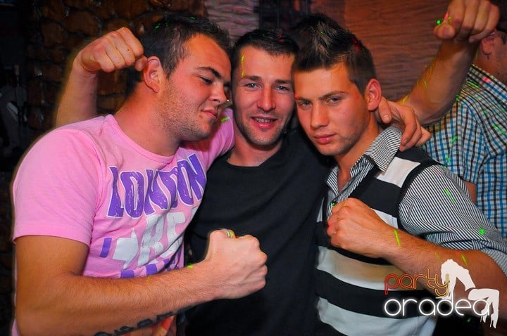 Party în Club Downtown, 