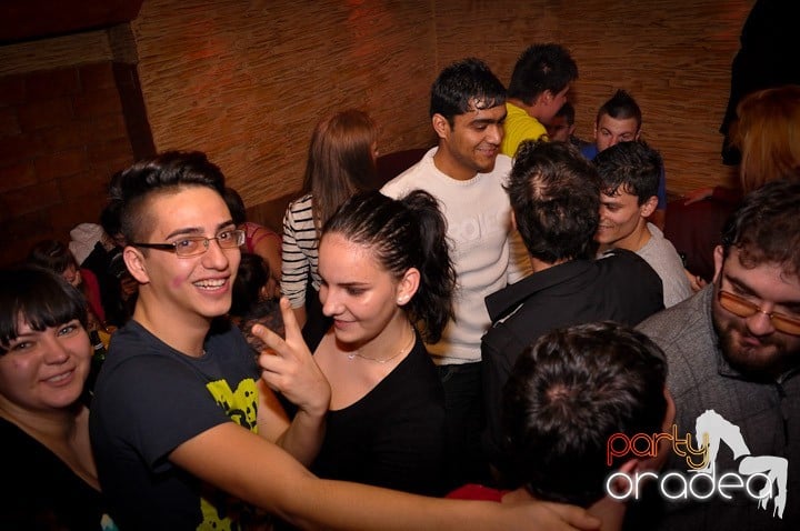 Party în Club Downtown, 