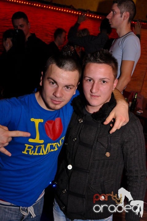 Party în Club Downtown, 