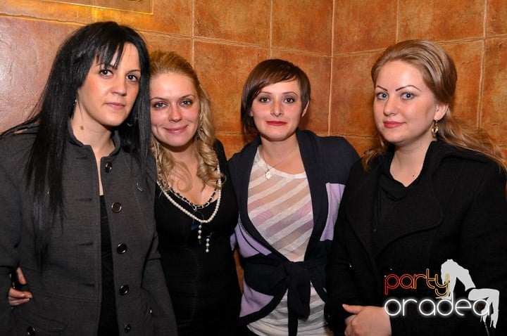 Party în Club Downtown, 