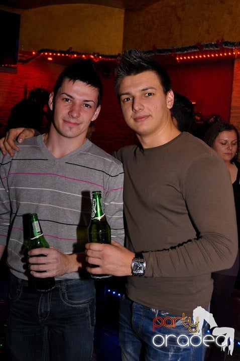 Party în Club Downtown, 