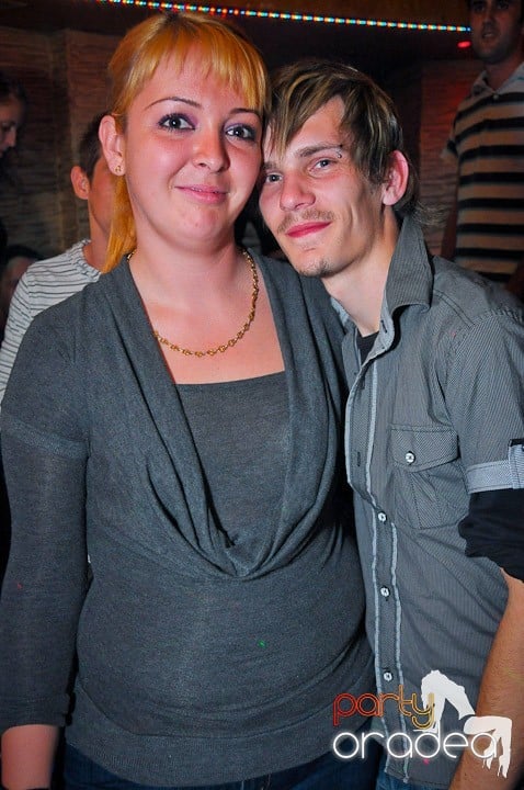 Party în Club Downtown, 