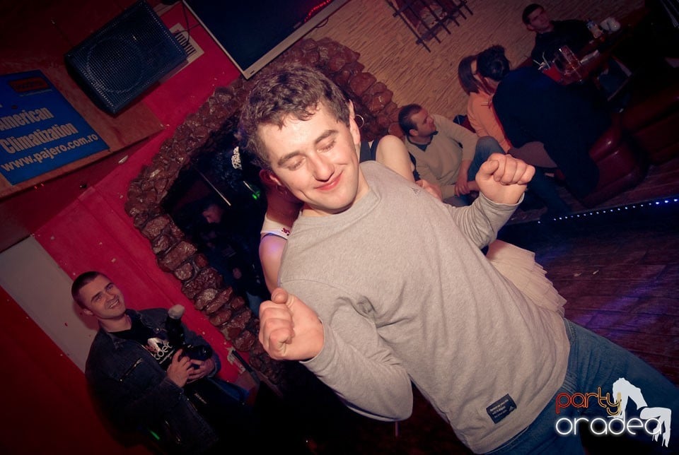 Party în Club Downtown, 