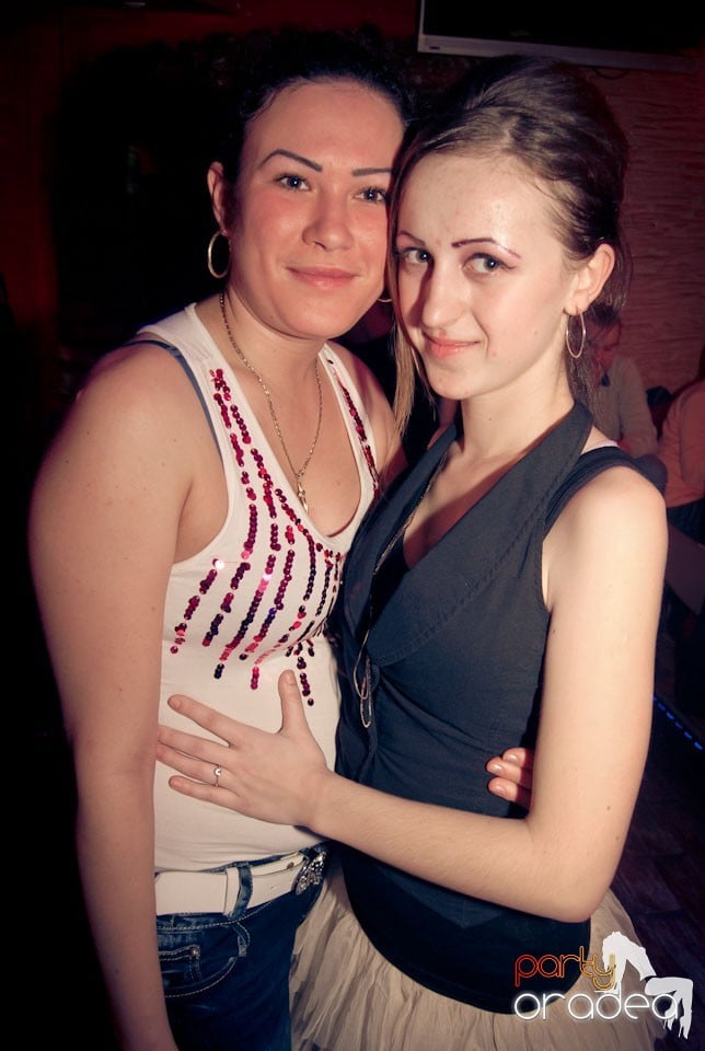 Party în Club Downtown, 