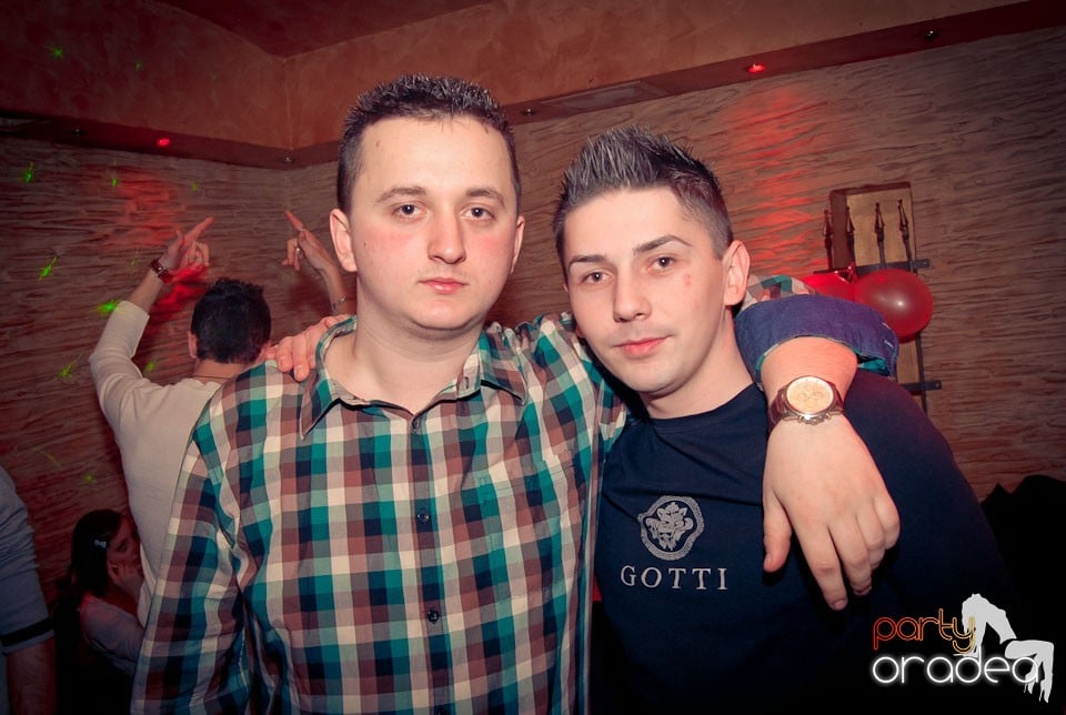 Party în Club Downtown, 