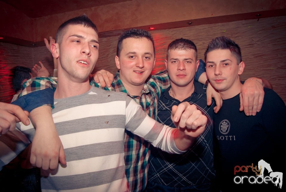 Party în Club Downtown, 