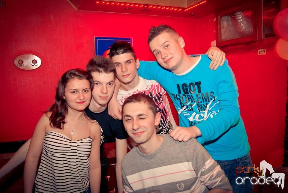 Party în Club Downtown, 
