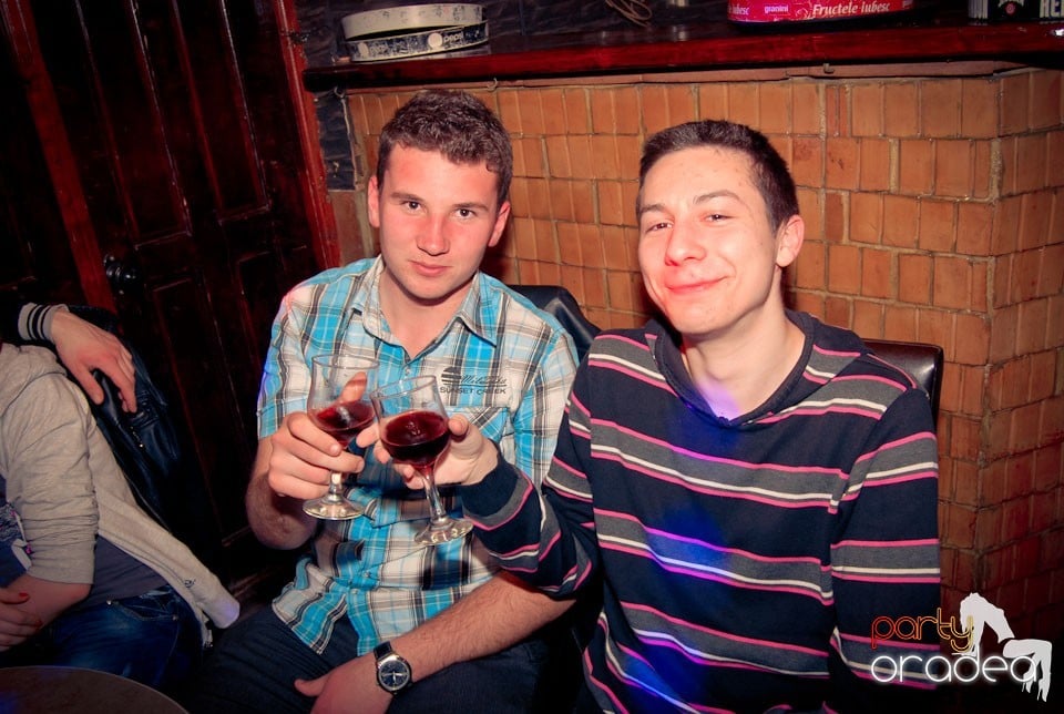 Party în Club Downtown, 