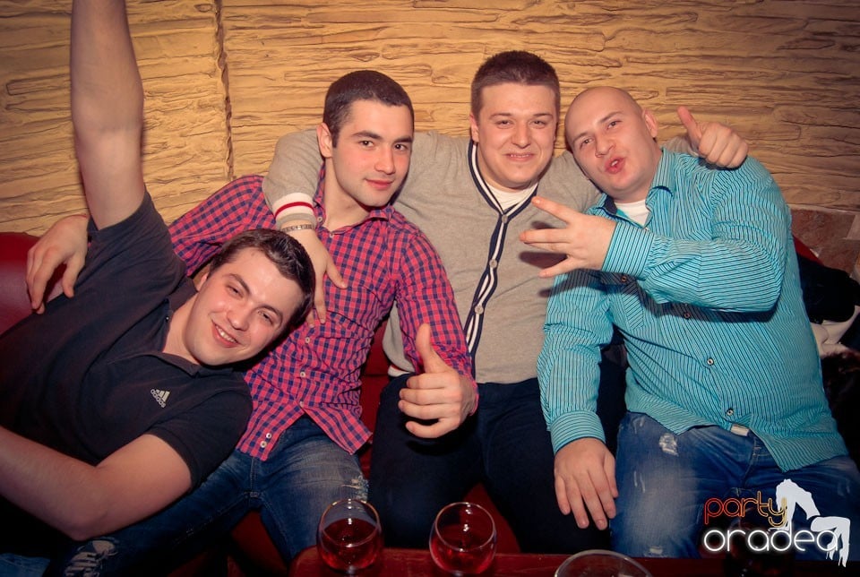 Party în Club Downtown, 